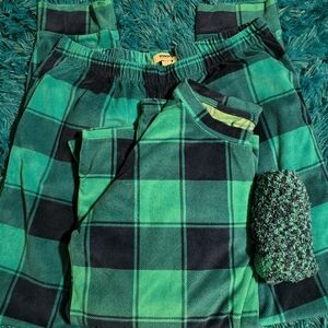 Green and Navy Plaid Pajama Set w/ Matching Socks